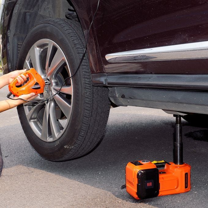 How to Use a Car Jack Safely and Effectively插图4